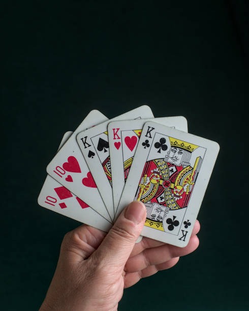 qqyuk Sakong card game table with live dealer